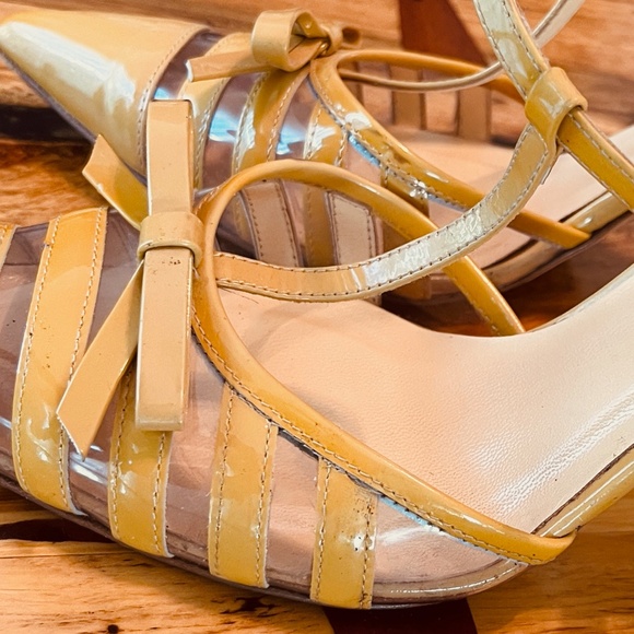 KATE SPADE NY ITALY 7.5B VERO CUOIO Yellow Patent Strappy Heels PUMPS - Picture 2 of 11